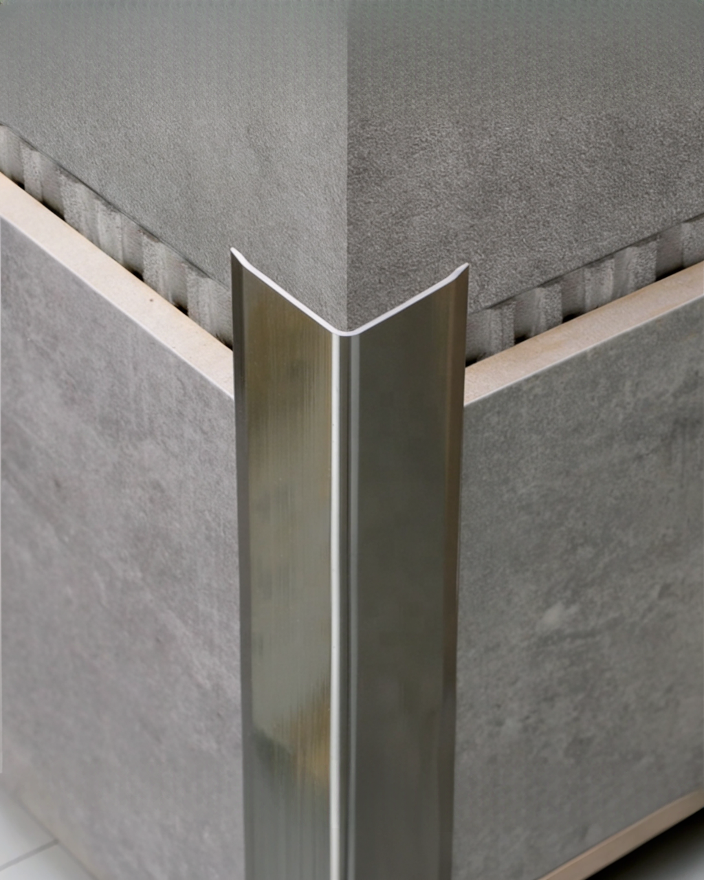 ESQUINERO DE ÁNGULO RECTO - ALUMINIO - L20*20MM