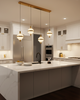 LÁMPARA COLGANTE LED LATÓN 24W 3000K - TAMAÑO 870×100×165 + 1500 - LUZ 3000K (BLANCO CÁLIDO) - 24W