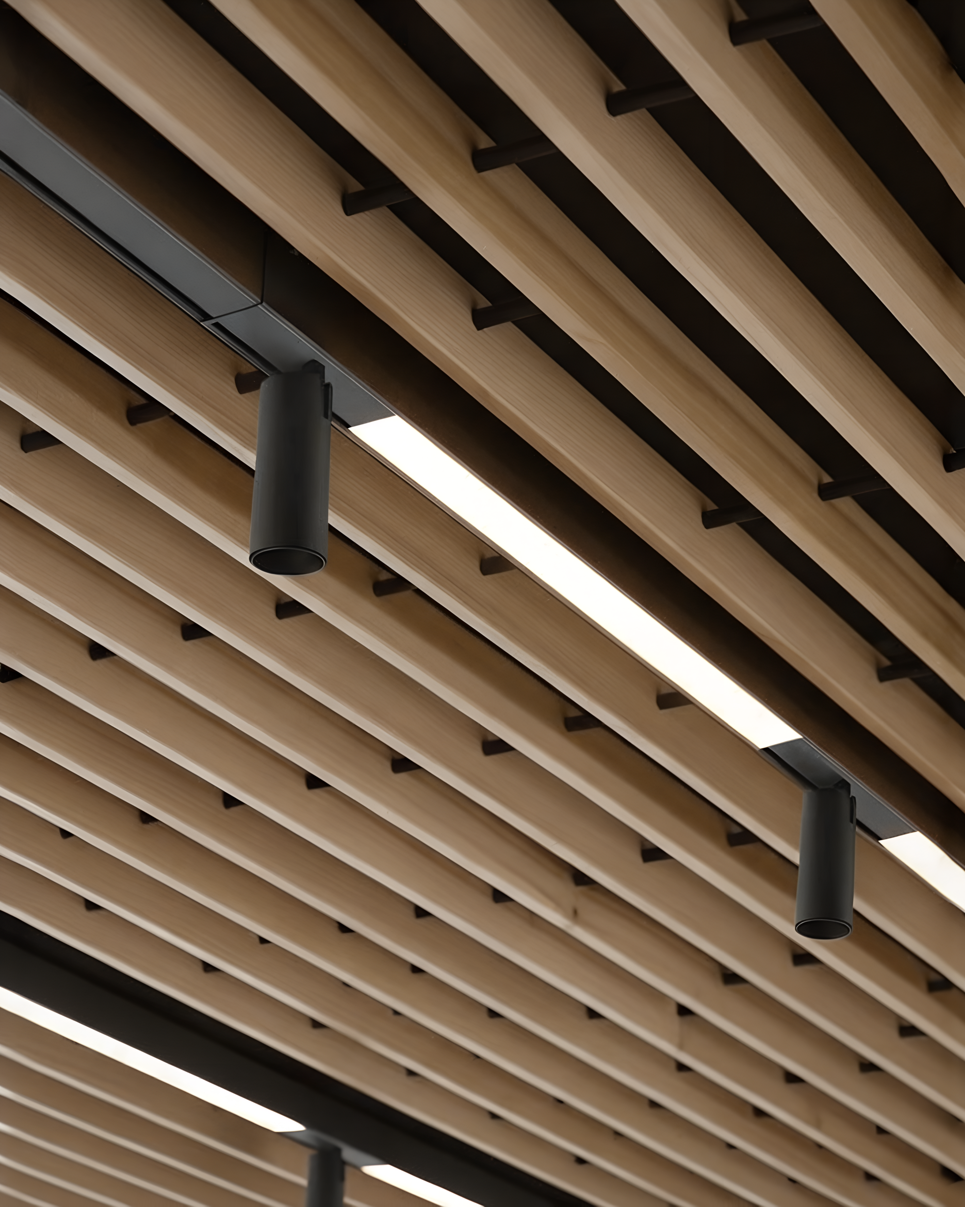 PERFIL DE ALUMINIO DE CIELO RASO - FORMA U - 20 × 60 × 0.8 MM × 2.9 M  - ROBLE NATURAL